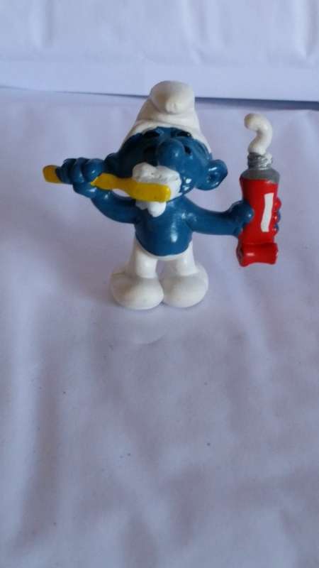 1979 SCHLEICH 20064 -  TOOTHPASTE SMURF - PEYO - MADE IN HONG KONG