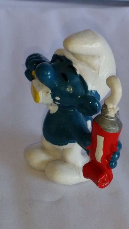 1979 SCHLEICH 20064 -  TOOTHPASTE SMURF - PEYO - MADE IN HONG KONG
