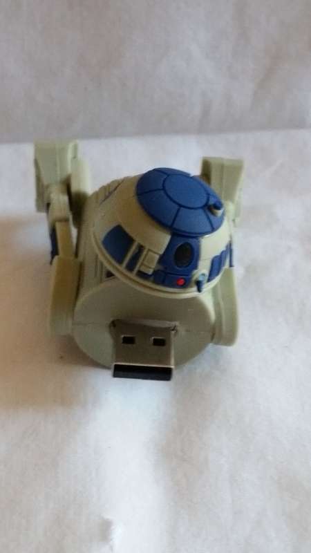 8 GB FLASH DRIVE USB 2.0 -  STAR WARS R2D2 - BIG MODEL