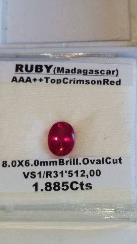 1.885 cts ULTRA BRILLIANT OVAL RED MADAGASCAR RUBY