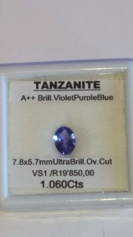 1.060 cts  BRILLIANTOVAL CUT VIOLET PURPLE  BLUE TANZANITE