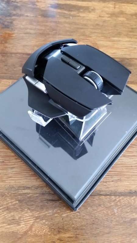 RAZER OUROBOROS AMBIDEXTROUS GAMING MOUSE - MINT AND UNUSED - LOW STARTING PRICE.