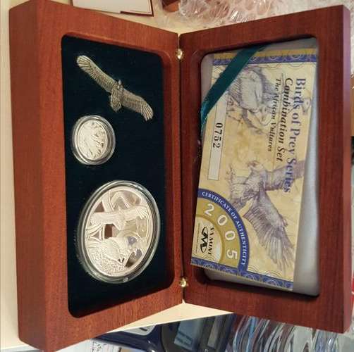 2005 Combination Set - Birds of Prey Series - The African Vultures
