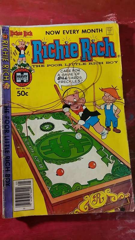 SET OF 5 RICHIE RICH COMICS