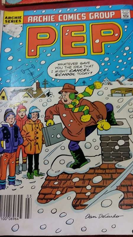 SET OF 5 COLLECTABLE ARCHIE PEP COMICS
