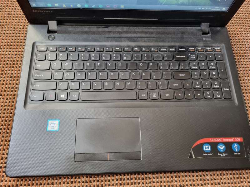 Lenovo ideapad 300-15ISK