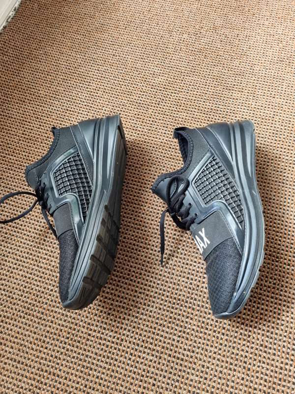 Max Shoes
