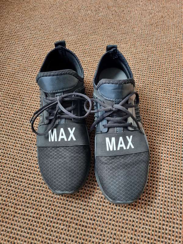 Max Shoes