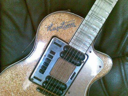 Colectable 1962 gold sparkle & pearl Hagstrom Guitar made in Sweden P.A.T.S 488223