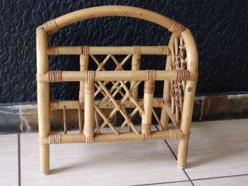 WOW!!! A NICE BENTWOOD MAGAZINE RACK IN FANTASTIC CONDITION!! PERFECT FOR A COUNTRY COTTAGE BATHROOM
