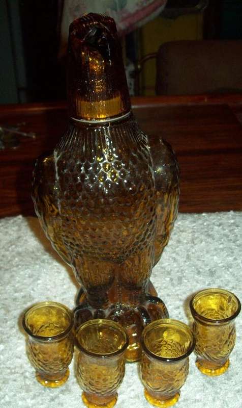 Amber Coloured Glass Eagle Decanter & 4 shot glasses