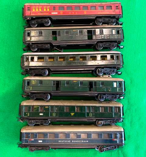MARKLIN COACHES . HO. ALL METAL. LOT OF 6. VINTAGE