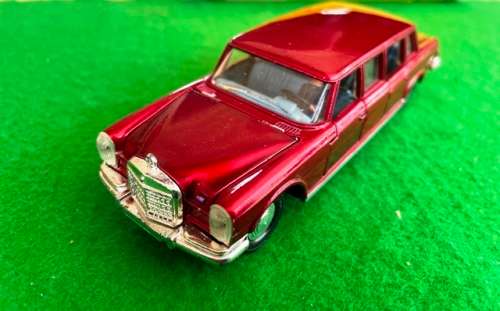 DINKY 128 MERCEDES BENZ 600.