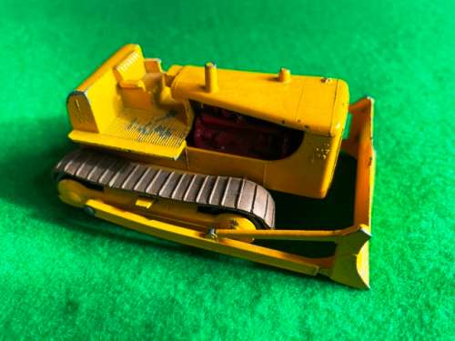MATCHBOX KING SIZE. K3-A5 CATERPILLAR BULLDOZER.