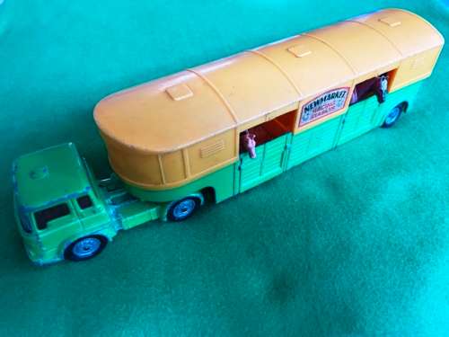 CORGI HORSE BOX TRUCK. LIKE DINKY.