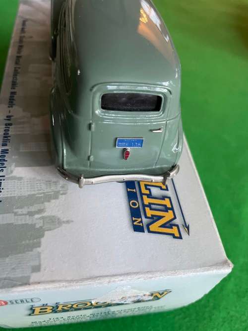 BROOKLIN MODEL BRK.136.1947 CHEVROLET TM STYLE MASTER SEDAN DELIVERY.CHAVEL GREEN.LIKE DINKY.