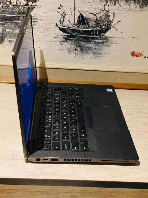 Dell Latitude 5400 14-inch Core i5 @ 8GEN 8GB RAM 256GB SSD 4GLTE
