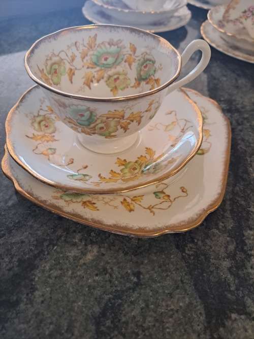 Royal Albert Trio 1212 unnamed