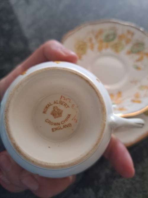 Royal Albert Trio 1212 unnamed