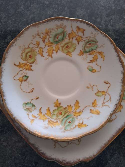 Royal Albert Trio 1212 unnamed