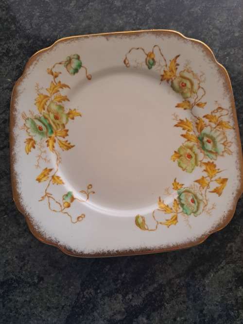 Royal Albert Trio 1212 unnamed