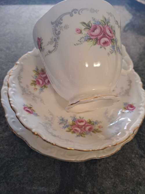 Royal Albert Tranquility Trio