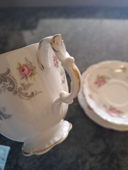 Royal Albert Tranquility Trio