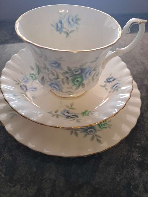 Royal Albert Inspiration Trio