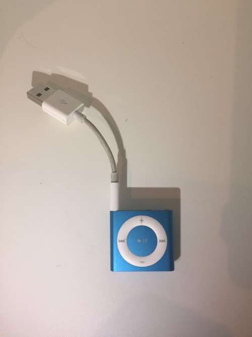 Apple iPod Shuffle | 4th Generation | 4GB | MD779LL/A | A1373 | ***IPOD SHUFFLE***