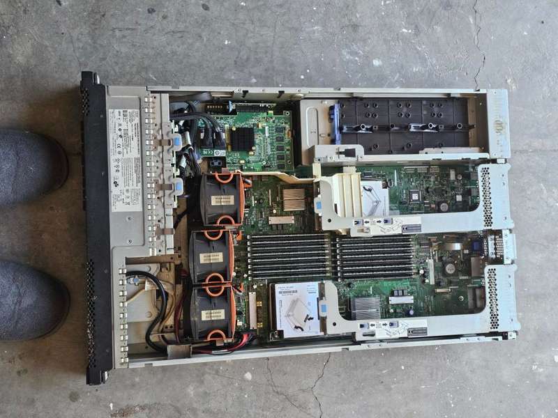 IBM X3650 M2 Server