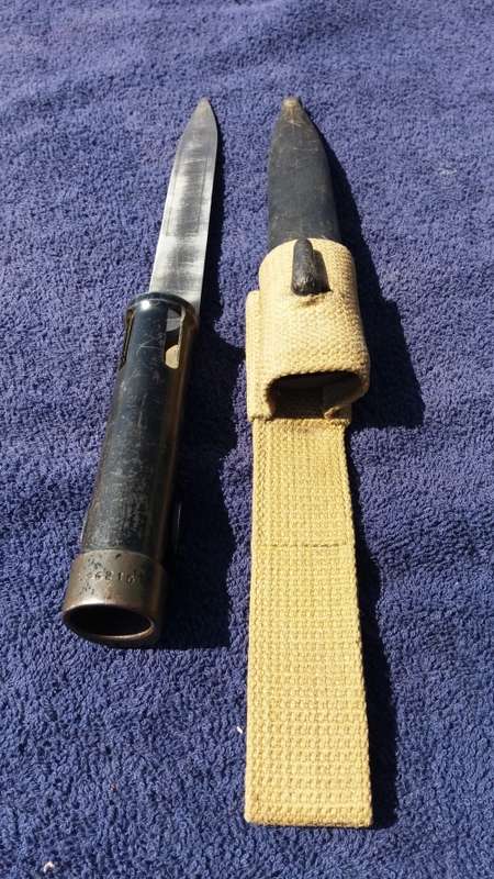 FN FAL - R1 Apple Core Bayonet with scabbard & Frog Type C