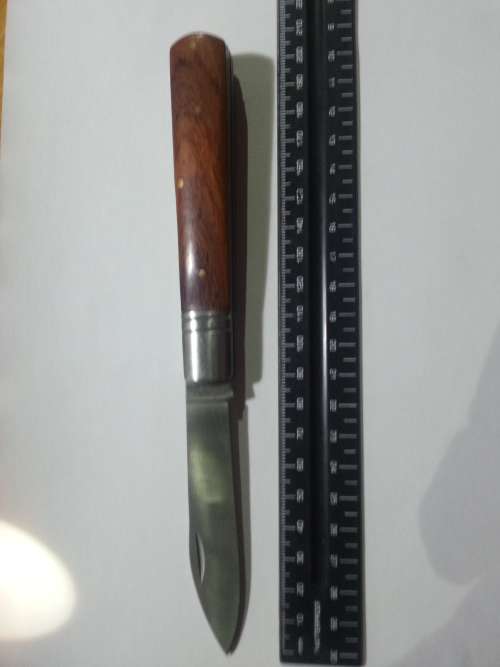 Bushman pocket knife with solid hardwood handle