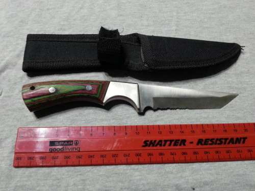 Fixed Blade Hunting/Tactical knife with laminate handle & Sheath