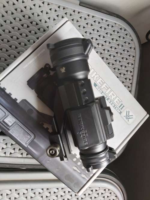 Vortex Strikefire 2 Red dot AR15  sight system with mounting bracket