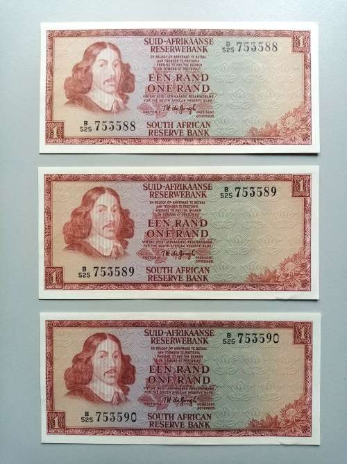 3 X T.W. DE JONGH R1 BANKNOTES IN MINT CONDITION (SERIAL NUMBERS IN SEQUENCE)