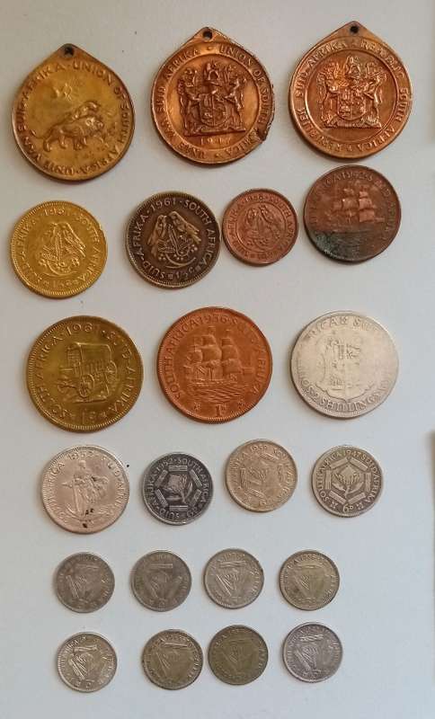 LOTS OF SOUTH AFRICA SILVER, BRASS AND NICKEL COINS & NOTES (UNION AND REPUBLIC) & MEDALLIONS