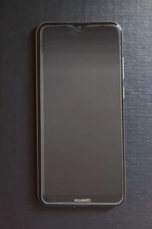 DEMO MODEL DUAL-SIM HAUWEI Y6 (2019) MODEL SMARTPHONE WITH TEMPERED GLASS SCREEN PROTECTOR and COVER