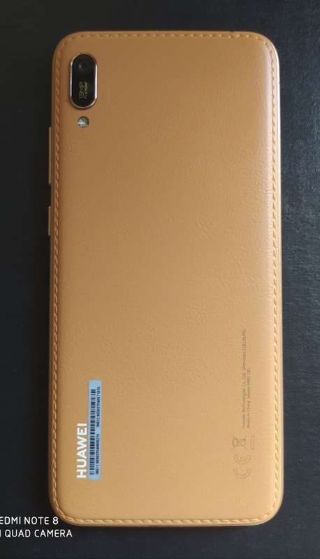 DEMO MODEL DUAL-SIM HAUWEI Y6 (2019) MODEL SMARTPHONE WITH TEMPERED GLASS SCREEN PROTECTOR and COVER