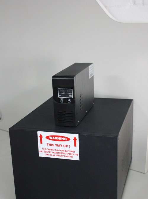 VENUS 2000 RU 1200W 24VDC  UPS PURE SINE WAVE SYSTEM WITH 2 X 100AH GEL BATTERIES