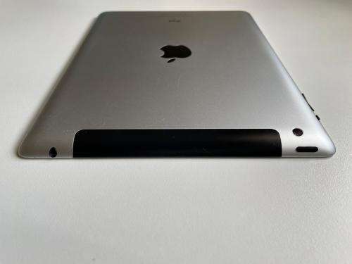 iPad 4th Gen (Retina Display) 16GB WIFI + CELLULAR (WHITE)