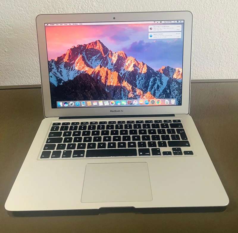 Macbook Air (13-inch, MID 2011) | 4GB RAM | 128GB
