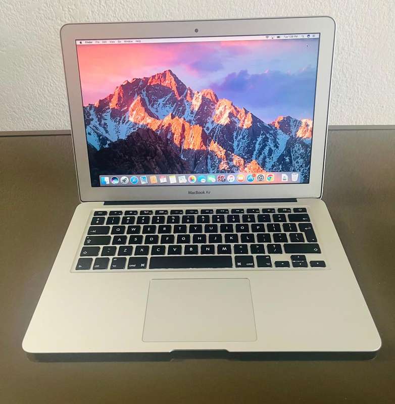 Macbook Air (13-inch, MID 2011) | 4GB RAM | 128GB