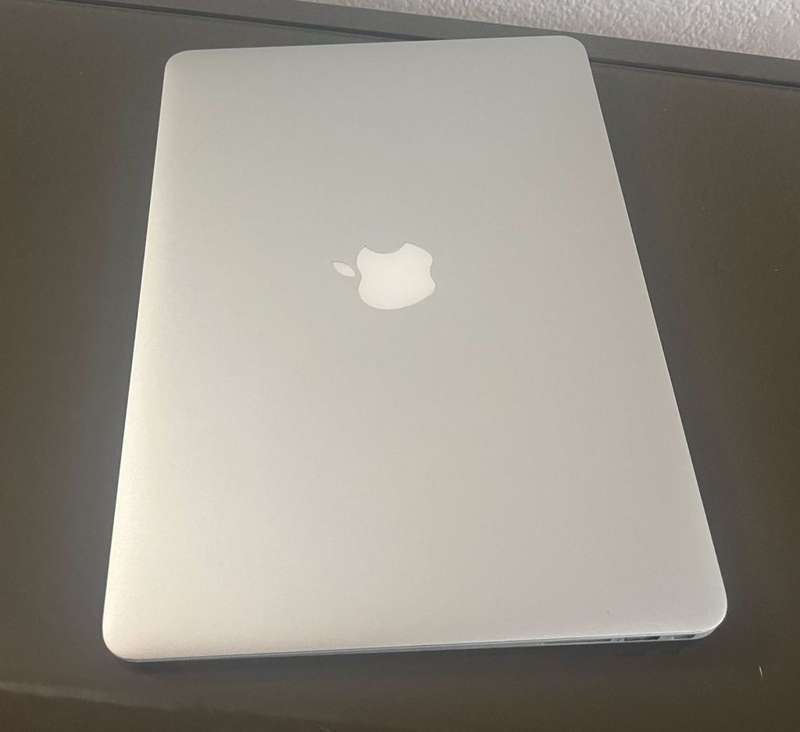 Macbook Air (13-inch, MID 2011) | 4GB RAM | 128GB