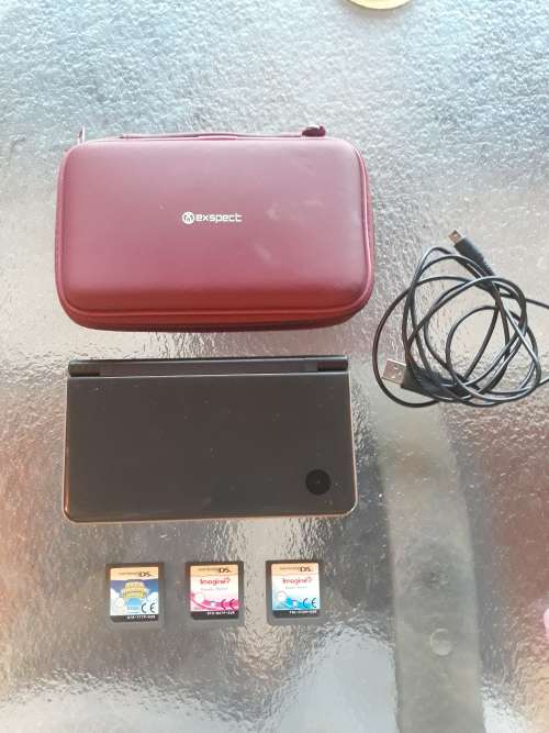 Nintendo DSi XL & Games