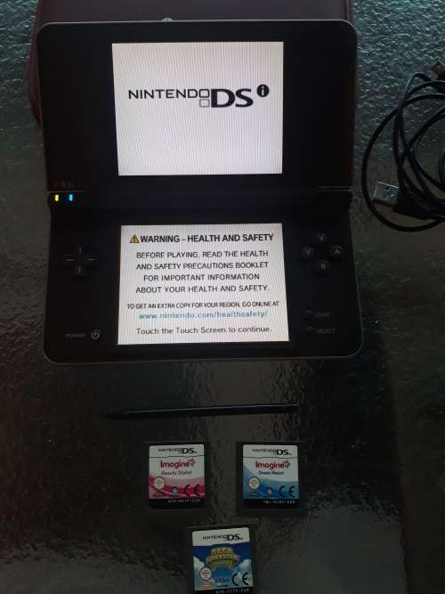 Nintendo DSi XL & Games