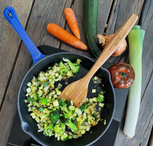 Gourmand Cast Iron Round Skillet - Blue