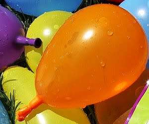 Self Sealing water baloons