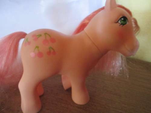 MY LITTLE PONY- CHERRIES JUBILEE