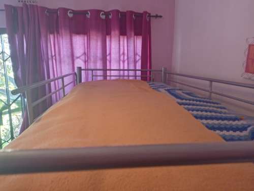 METALLIC TRI BUNK BED