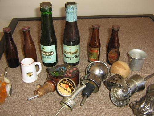 OLD BAR ACCESSORIES - POURERS, BOTTLES & OPENERS